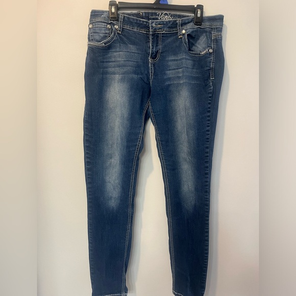 Women’s Vanity Jeans 32wx32L Great Condition! Straight Leg! - Picture 2 of 2